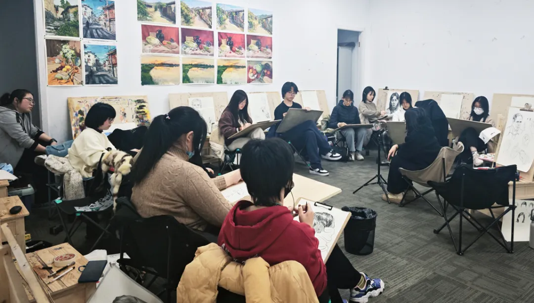 达芬奇画室2025年春季班招生简章！衔接寒暑，赢在日常